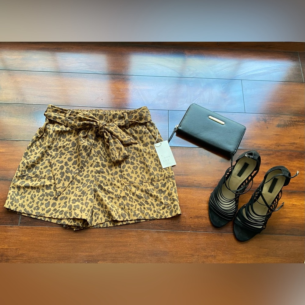High-waisted Leopard Print Shorts